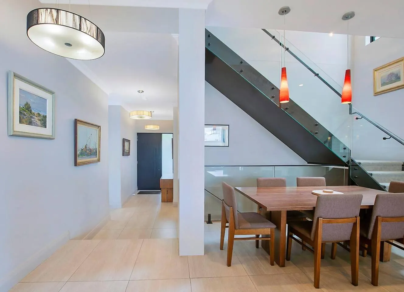 The Stuart Tri Level Luxury With Poolside Dining Daire Brisbane